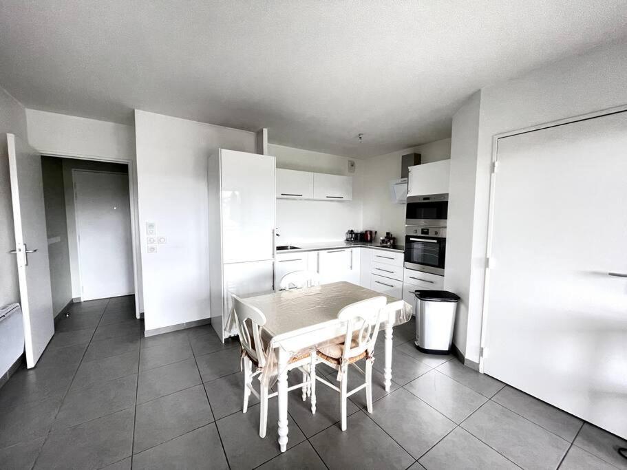 Spacieux T2 + Parking A 5 Min D'Aix Appartement Aix-en-Provence Buitenkant foto