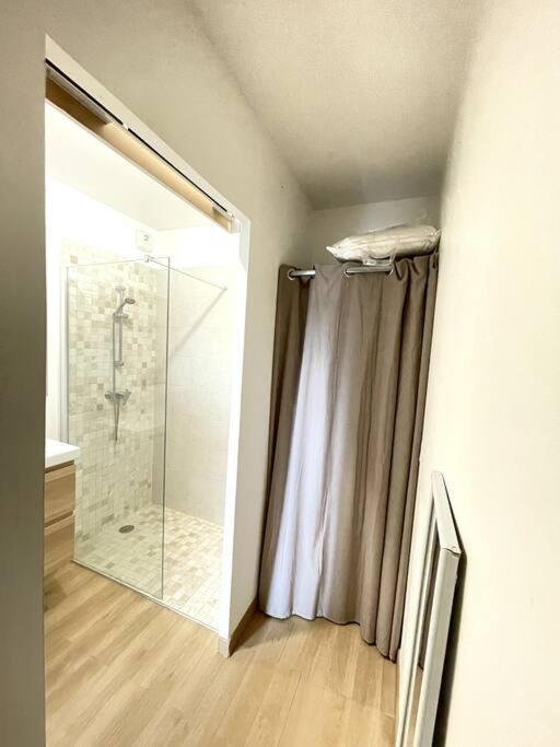 Spacieux T2 + Parking A 5 Min D'Aix Appartement Aix-en-Provence Buitenkant foto